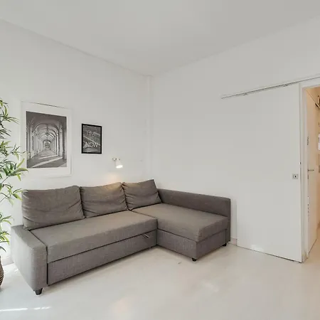 Hostwise - Stylish Flat Near Bica Elevator Apartamento *