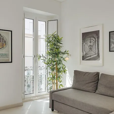 Hostwise - Stylish Flat Near Bica Elevator Daire