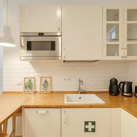 Hostwise - Stylish Flat Near Bica Elevator *